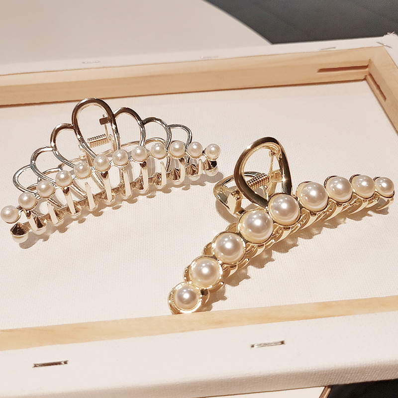 Metal Grip Korean Large Back Head Hair Claw Vintage Headwear Pearl Barrettes Simple Alloy Shark Clip Crown Hairpin
