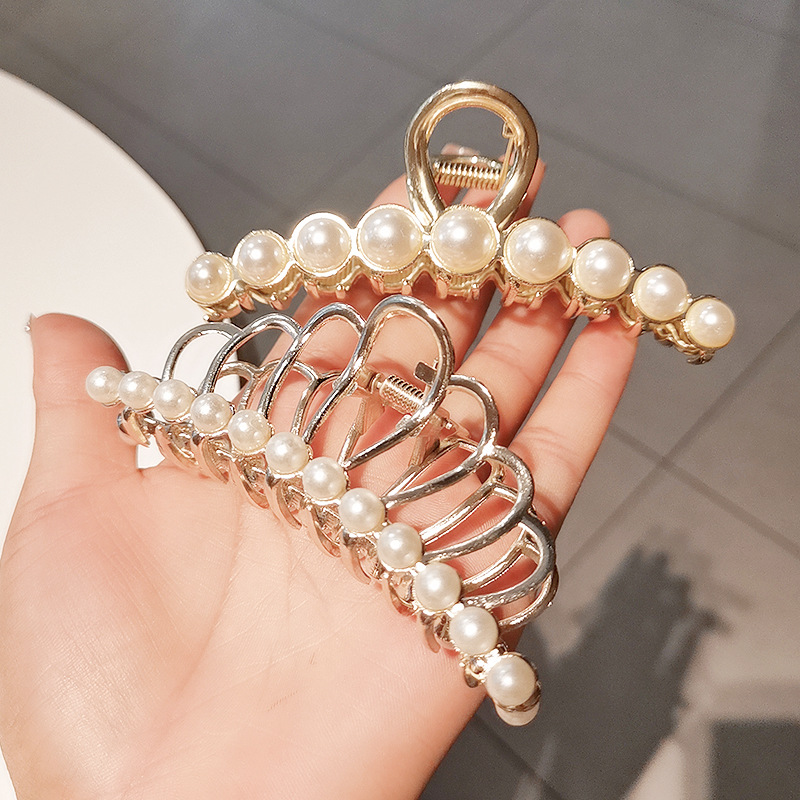 Metal Grip Korean Large Back Head Hair Claw Vintage Headwear Pearl Barrettes Simple Alloy Shark Clip Crown Hairpin