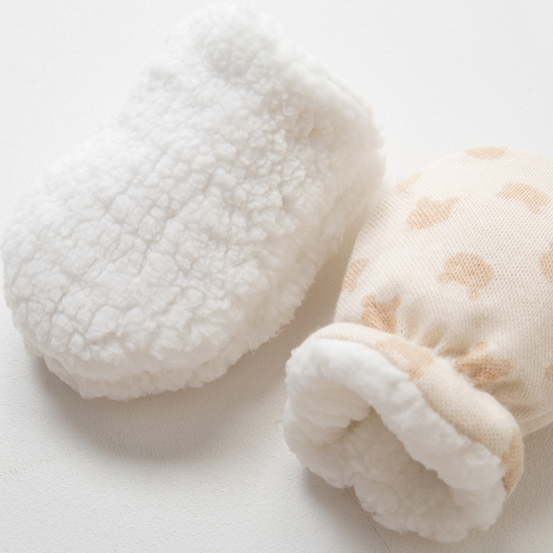 Winter New Baby AntiGrasping Gloves Keep Baby Warm Protective Glove Thickened Cotton Newborn Small Gloves Lambswool 06