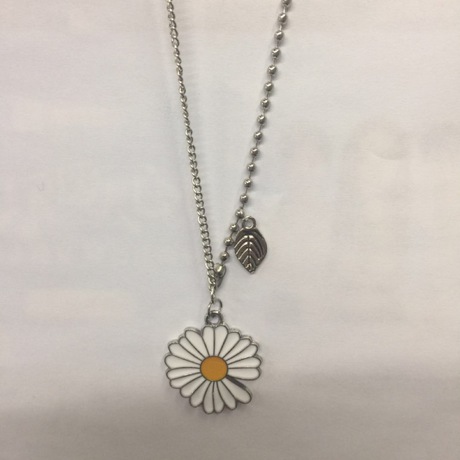 Manufacturers direct cross-border new accessories small Daisy necklace fashion trend small fashion accessories for Couples universal accessories
