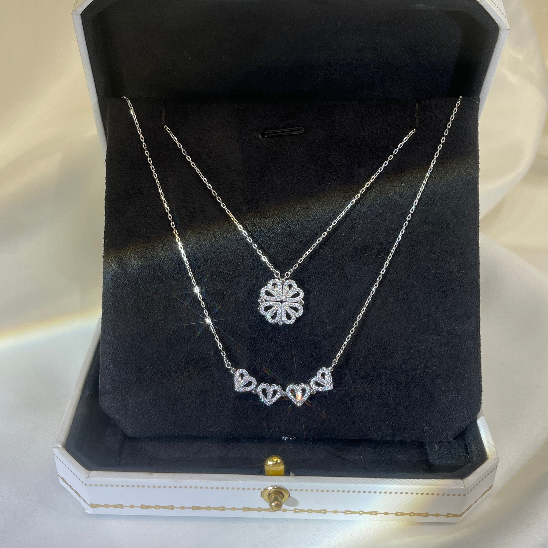 Niche Personality Design Full Diamond Small Love Heart One Multi-Wear Clavicle Chain Magnet Love Clover Necklace for Women
