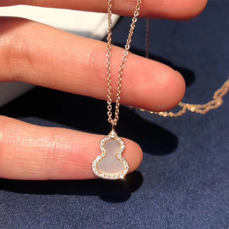 Seiko Calabash Pendent Necklace Female Red Agate White Shell Inlaid with Diamond Rose Gold Clavicle Necklace Calligraphy Chinese Style