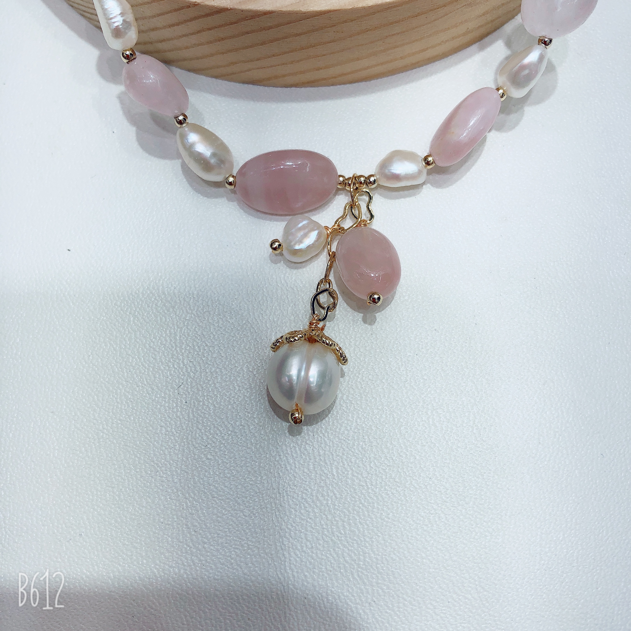 The most popular 14K real gold amethyst bracelet this year is The original pearl design bracelet for domestic sale