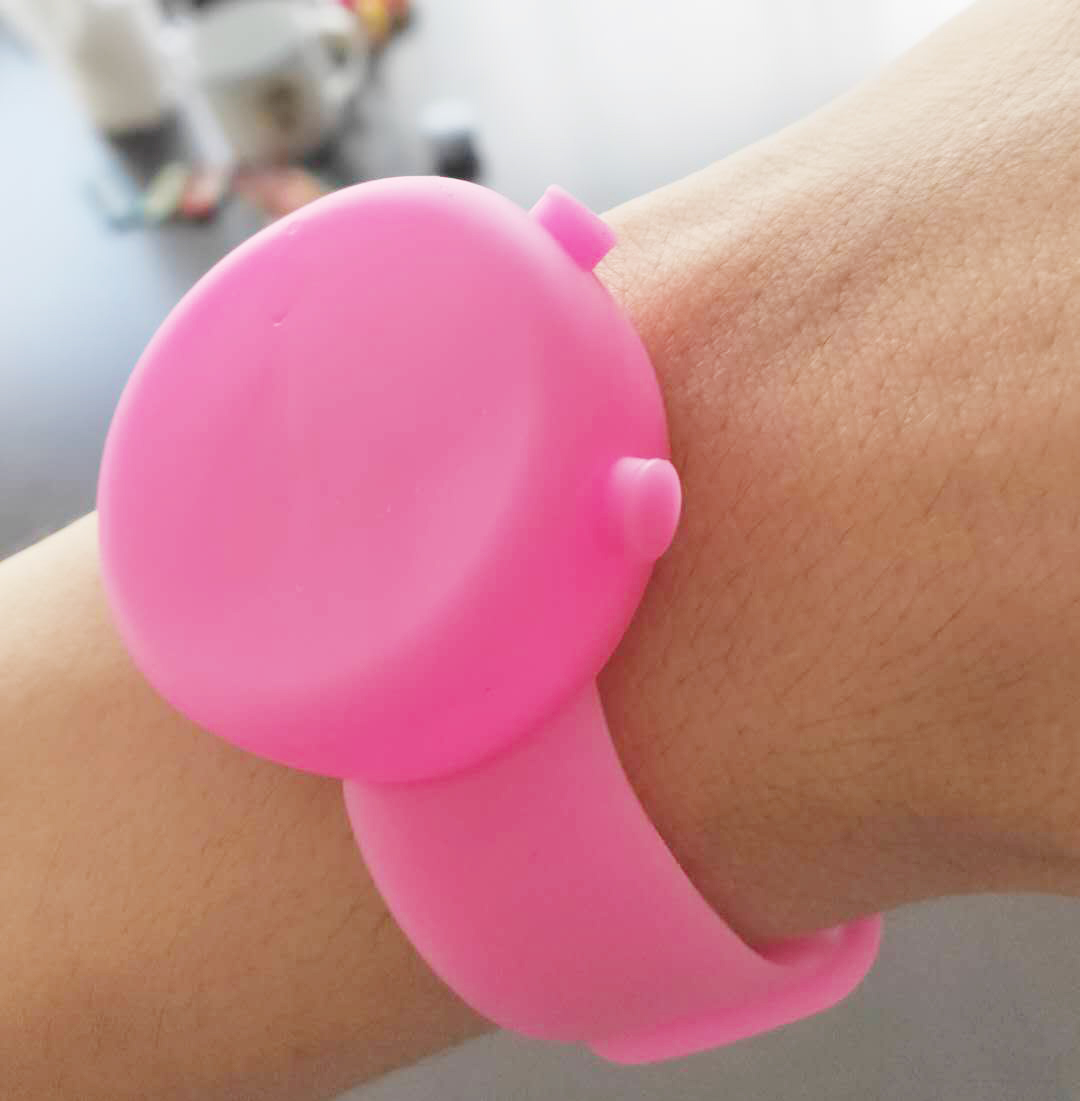 New Silicone round Hand Sanitizer Wrist Strap Disposable Portable Silicone Bracelet Hand Sanitizer Watch Factory Direct Sales