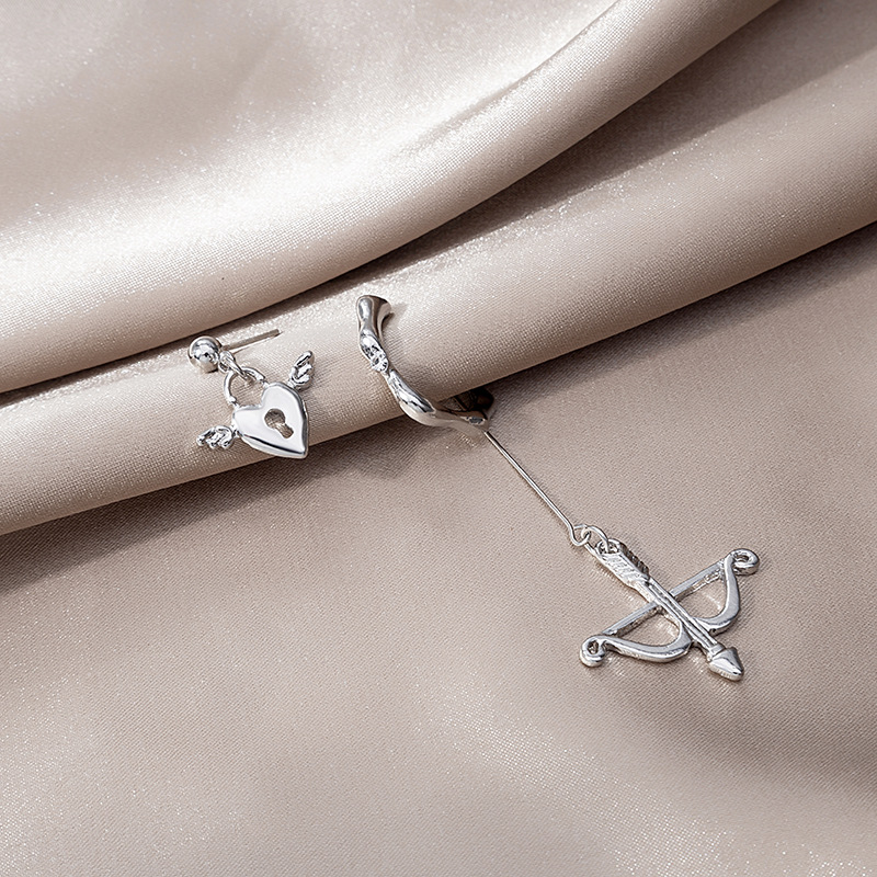 Silver Needle Love Heart Stud Earrings the Arrow of Love Ear Clip Female Dark Retro Simple Kuchao Metal Ear Studs Earrings