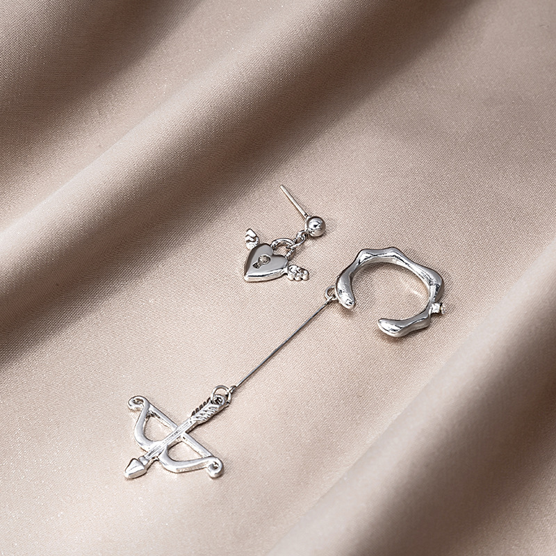 Silver Needle Love Heart Stud Earrings the Arrow of Love Ear Clip Female Dark Retro Simple Kuchao Metal Ear Studs Earrings