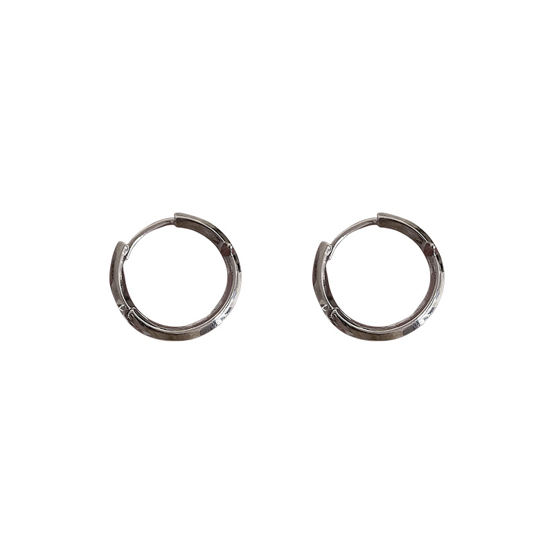 Korean Geometric round Ear Clip Ins Style Simple and Cool Stud Earrings Graceful and Petite Earrings Autumn and Winter New Studs Women