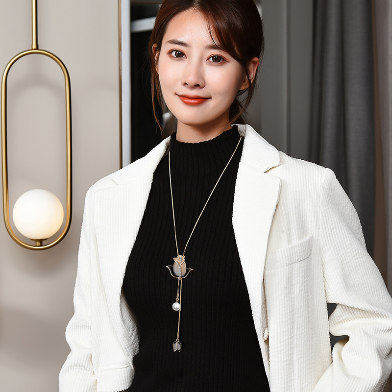 Factory Direct Sales Korean Autumn and Winter Long Necklace Accessories Tulip Opal Flower Sweater Chain Female Elegant Necklace