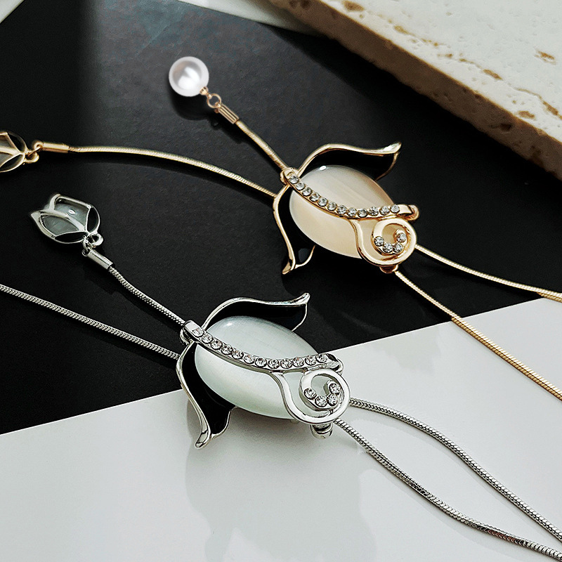 Factory Direct Sales Korean Autumn and Winter Long Necklace Accessories Tulip Opal Flower Sweater Chain Female Elegant Necklace