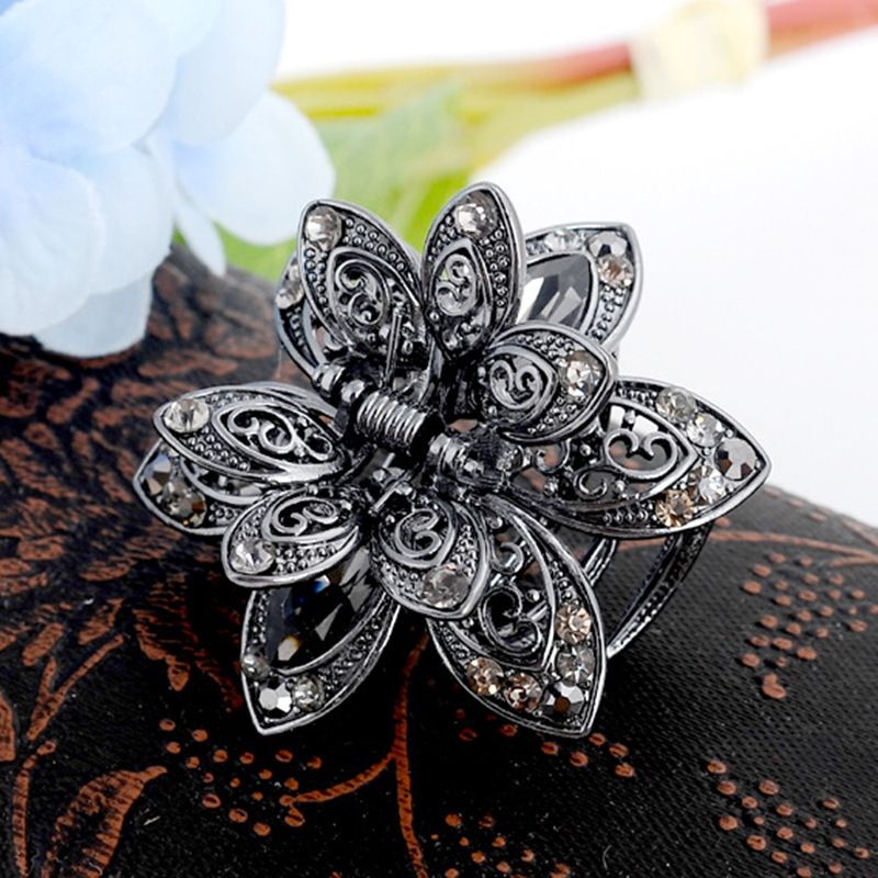 European and American Hair Accessories Women&#039;s Hair Accessories Grip Crystal Flower Hollow-out Middle Grip Barrettes Retro Gun Black Alloy Headwear