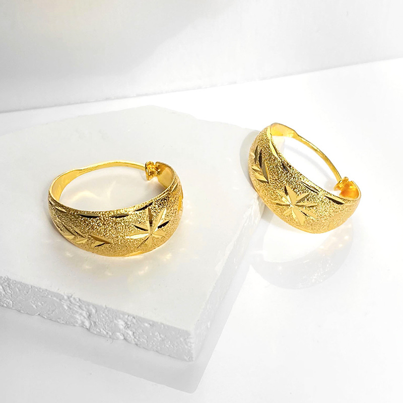 Xuping Jewelry Yellow Gold Frosted Carven Design Starry Sky Earclip Earrings Earring Pendant for Ladies Gold Plated Vintage Earrings