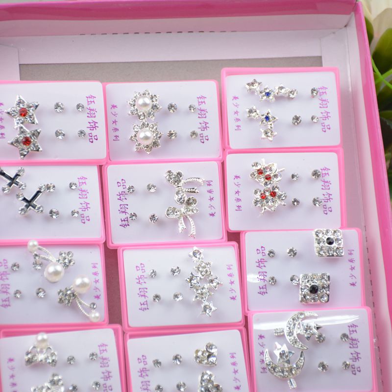 Rhinestone 3 Pairs a Box of Ear Studs Rhinestone Earrings Fashionable and Versatile Earrings 2 Yuan Shop Stall Supply