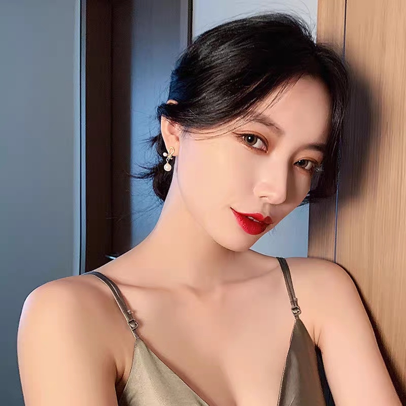 Korean New Sterling Silver Needle Asymmetric Pearl Earrings Female Online Influencer Elegance, Fashion, Simplicity Frosty Style Earrings Fashion