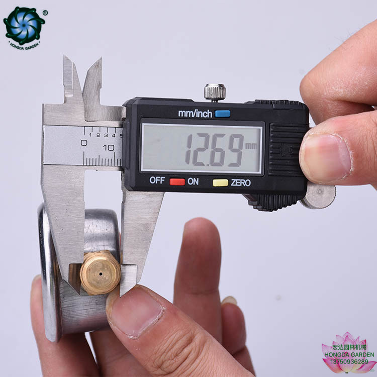 Three-cylinder high-pressure plunger pump primer general accessories shock resistance 12mpa circular pressure gauge long pressure gauge