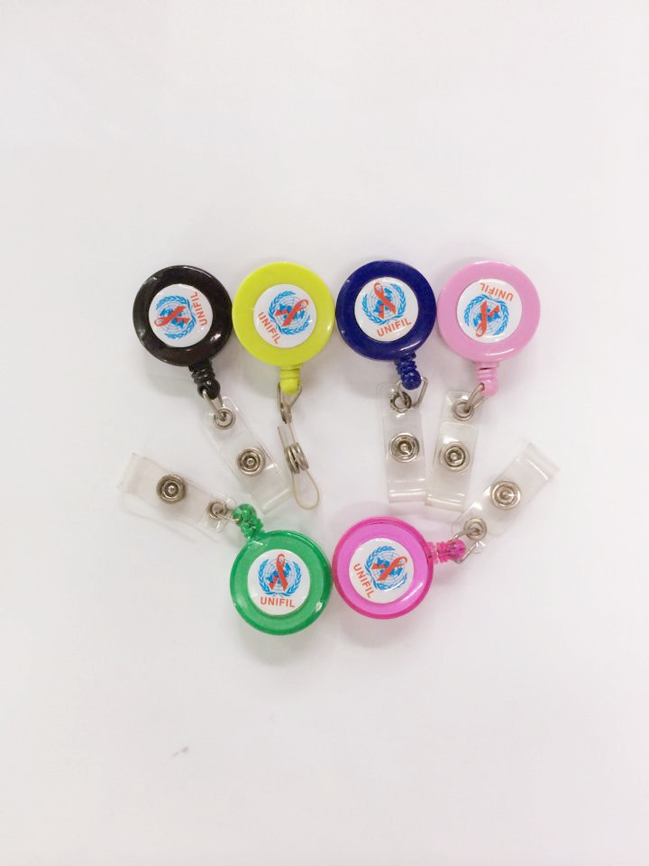 Easy open pull the transparent face of metal solid color easy pull tab Easy open pull the transparent face of metal solid color easy pull tab