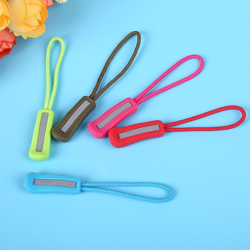 Zipper Head Factory Direct Sales Injection Pull Head New Reflective Pull Tail Reflective Pull Tab Mold Opening Multi-Color Optional Customization