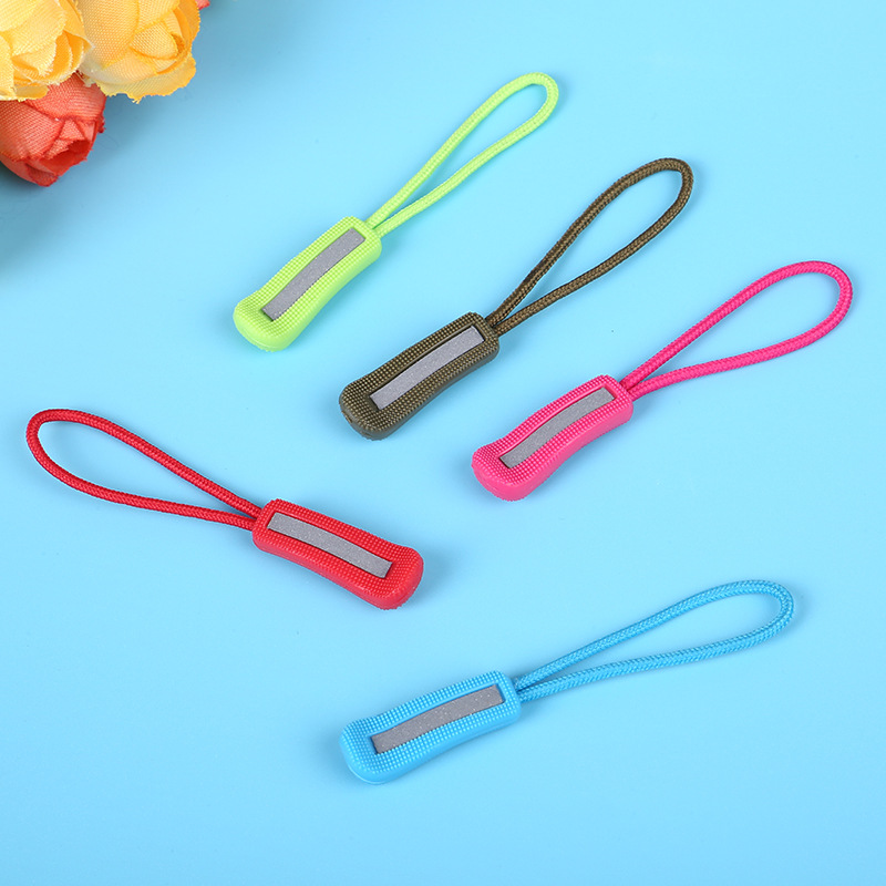 Zipper Head Factory Direct Sales Injection Pull Head New Reflective Pull Tail Reflective Pull Tab Mold Opening Multi-Color Optional Customization