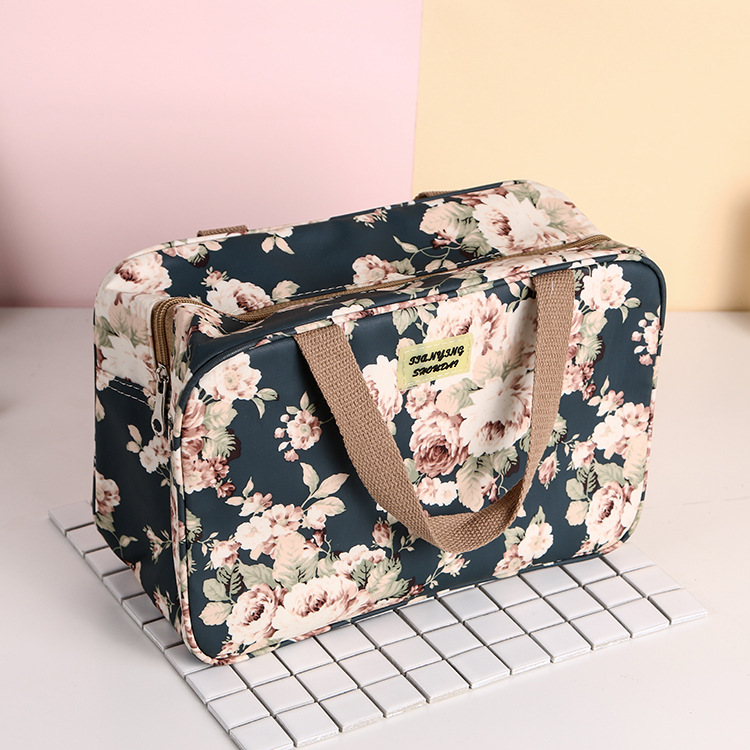 The factory&#039;s new printed multi-functional make-up bag fabric soft and large capacity travel fashion bag