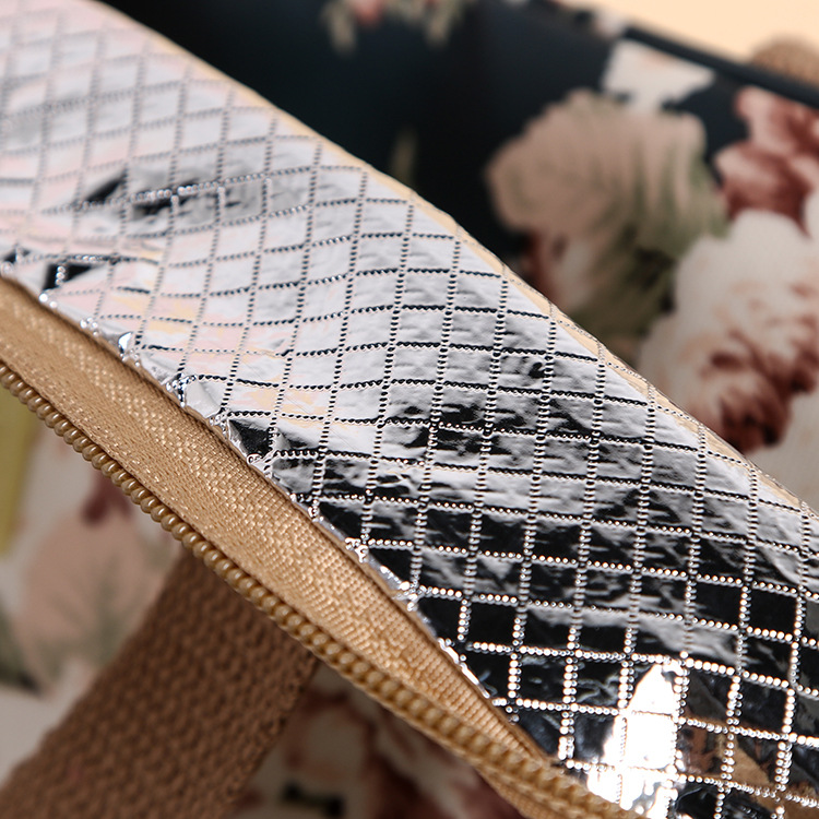 The factory&#039;s new printed multi-functional make-up bag fabric soft and large capacity travel fashion bag