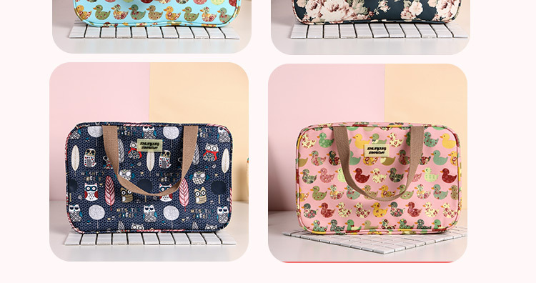 The factory's new printed multi-functional make-up bag fabric soft and large capacity travel fashion bag
