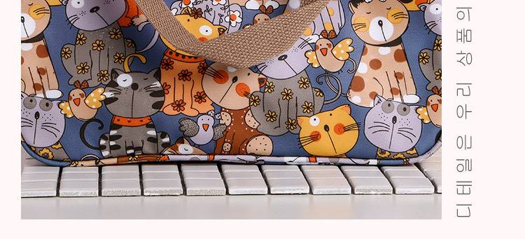 The factory's new printed multi-functional make-up bag fabric soft and large capacity travel fashion bag