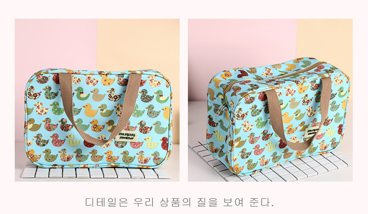 The factory's new printed multi-functional make-up bag fabric soft and large capacity travel fashion bag