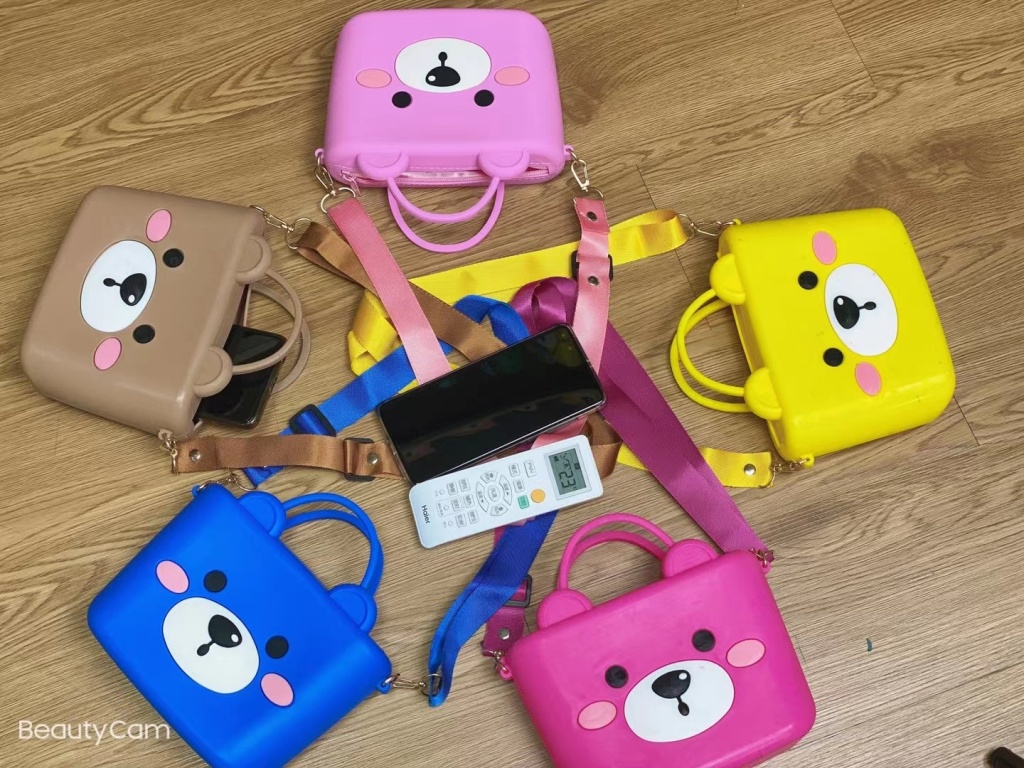 Large Silicone Phone Bag Satchel Cartoon Bag Epoxy Bag Children's Bags Toy Cartoon Satchel Large Silicone Phone Bag Satchel Cartoon Bag Epoxy Bag Children's Bags Toy Cartoon Satchel