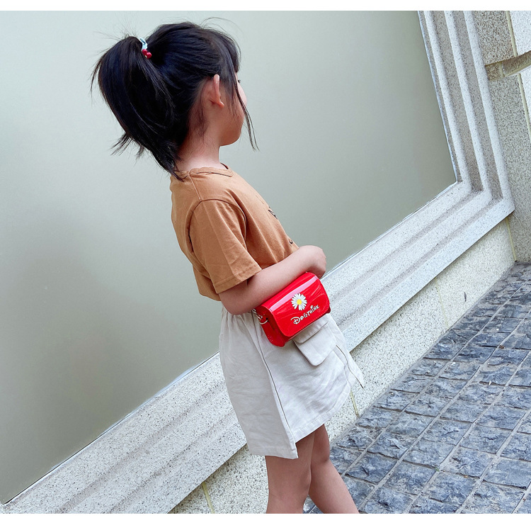 Children's Bags Mini Chain Shoulder Bag Cartoon Bag Graceful Mori Daisy Flower Small Square Bag Children's Bags Mini Chain Shoulder Bag Cartoon Bag Graceful Mori Daisy Flower Small Square Bag