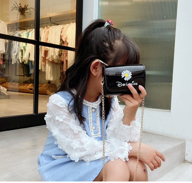 Children's Bags Mini Chain Shoulder Bag Cartoon Bag Graceful Mori Daisy Flower Small Square Bag Children's Bags Mini Chain Shoulder Bag Cartoon Bag Graceful Mori Daisy Flower Small Square Bag