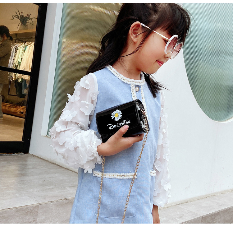 Children's Bags Mini Chain Shoulder Bag Cartoon Bag Graceful Mori Daisy Flower Small Square Bag Children's Bags Mini Chain Shoulder Bag Cartoon Bag Graceful Mori Daisy Flower Small Square Bag