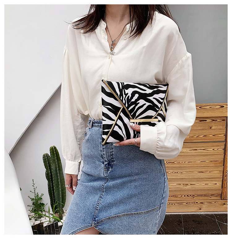 2021 Clutch Clutch Bag Cows Pattern European and American Fashion Minimalist Clutch Bag 2021 Summer Cool Women Envelope Women Bag
