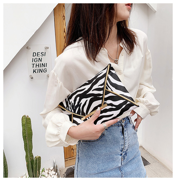 2021 Clutch Clutch Bag Cows Pattern European and American Fashion Minimalist Clutch Bag 2021 Summer Cool Women Envelope Women Bag