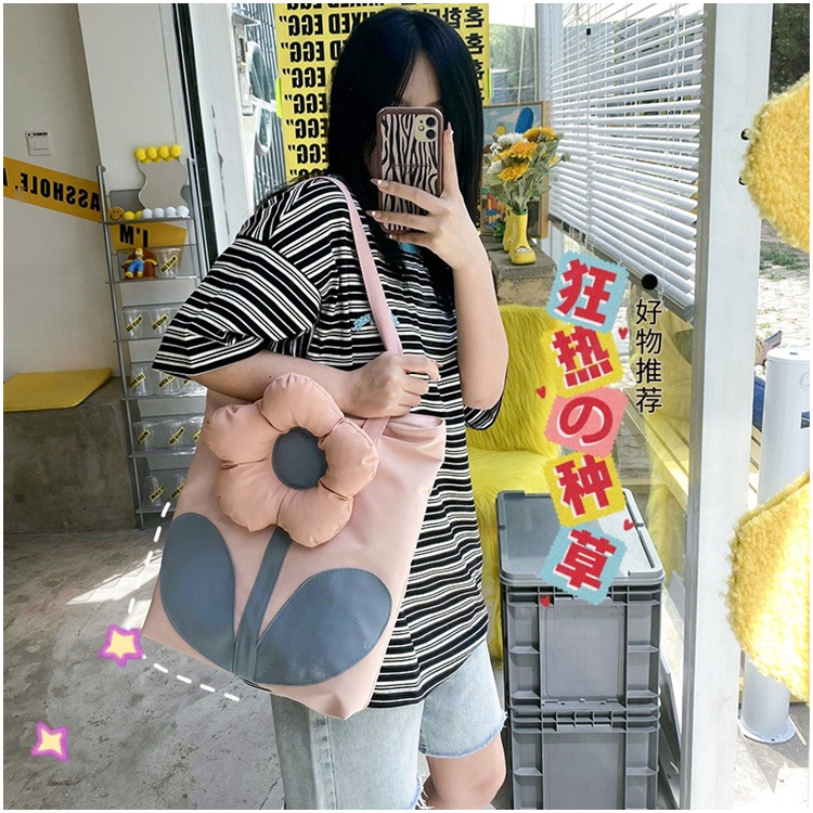Spot Goods 2021 Summer Trendy New Personalized All-Match Flowers Korean Women Bag Large Capacity Shoulder Bag Factory Direct Sales