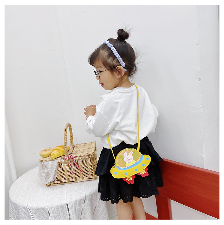 Korean Style 2021 Summer New Children's Bags Candy Color Pu Shoulder Crossbody Cartoon Small Spaceship Accessory Bag Coin Purse Korean Style 2021 Summer New Children's Bags Candy Color Pu Shoulder Crossbody Cartoon Small Spaceship Accessory Bag Coin Purse
