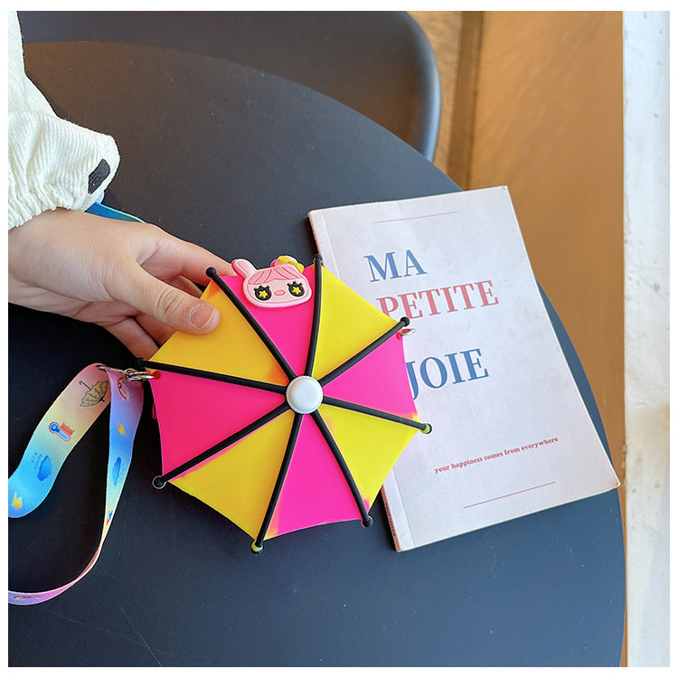 Umbrella Stitching Children Coin Purse 2021 Autumn and Winter New Color Silicone Baby New Year Gift Decoration Bag Wholesale Umbrella Stitching Children Coin Purse 2021 Autumn and Winter New Color Silicone Baby New Year Gift Decoration Bag Wholesale
