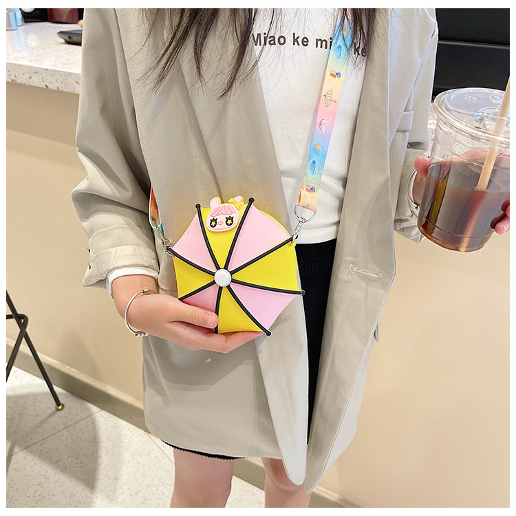 Umbrella Stitching Children Coin Purse 2021 Autumn and Winter New Color Silicone Baby New Year Gift Decoration Bag Wholesale Umbrella Stitching Children Coin Purse 2021 Autumn and Winter New Color Silicone Baby New Year Gift Decoration Bag Wholesale