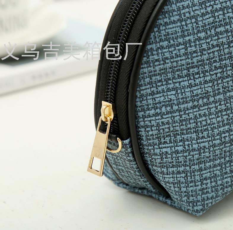 Travel Cosmetic Portable Cosmetics Clutch Coin Purse Women's Cosmetic Bag Clutch Embroidered Women Bag Small Square Bag Travel Cosmetic Portable Cosmetics Clutch Coin Purse Women's Cosmetic Bag Clutch Embroidered Women Bag Small Square Bag
