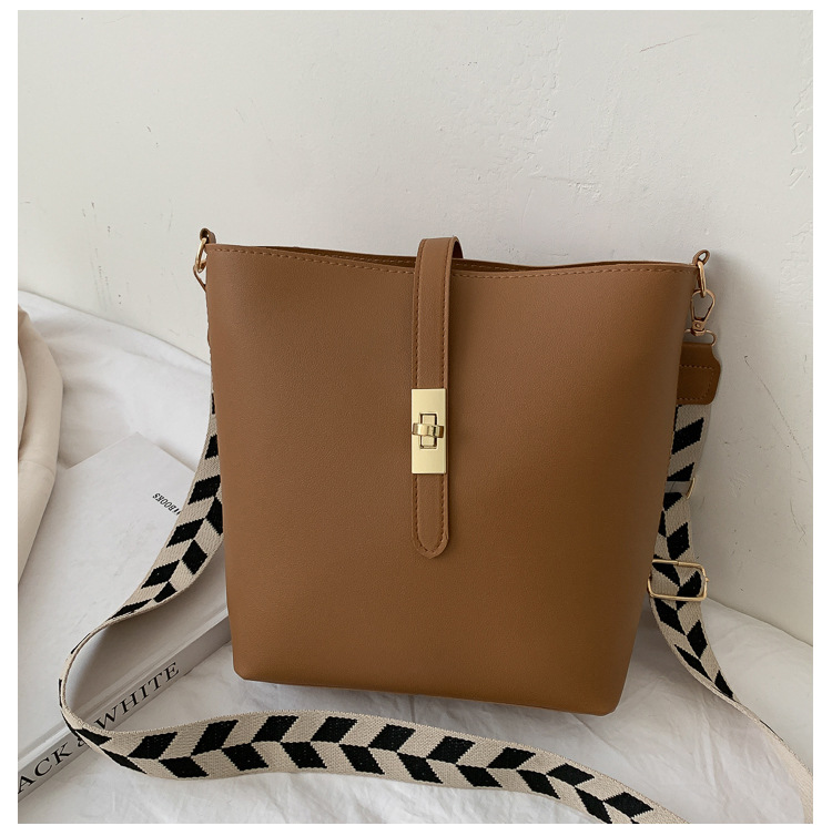 Vintage Bag Broadband Crossbody Bag Shoulder Western Style Bucket Bag Vintage Bag Broadband Crossbody Bag Shoulder Western Style Bucket Bag
