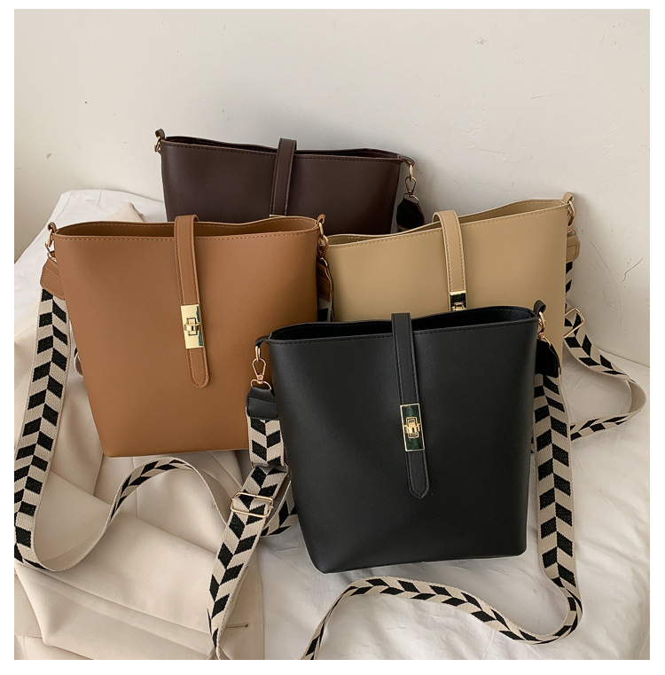 Vintage Bag Broadband Crossbody Bag Shoulder Western Style Bucket Bag Vintage Bag Broadband Crossbody Bag Shoulder Western Style Bucket Bag