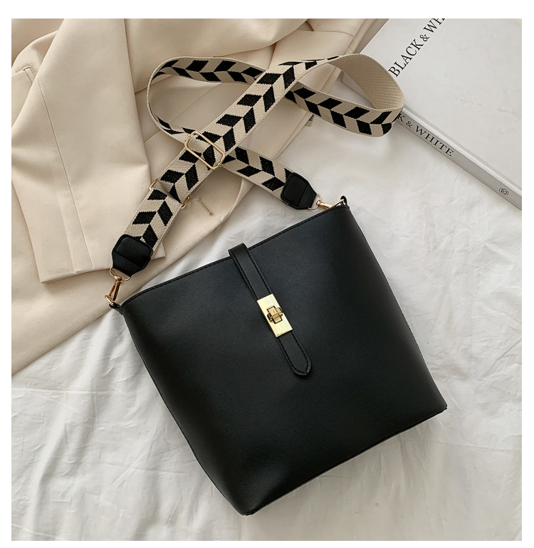 Vintage Bag Broadband Crossbody Bag Shoulder Western Style Bucket Bag Vintage Bag Broadband Crossbody Bag Shoulder Western Style Bucket Bag