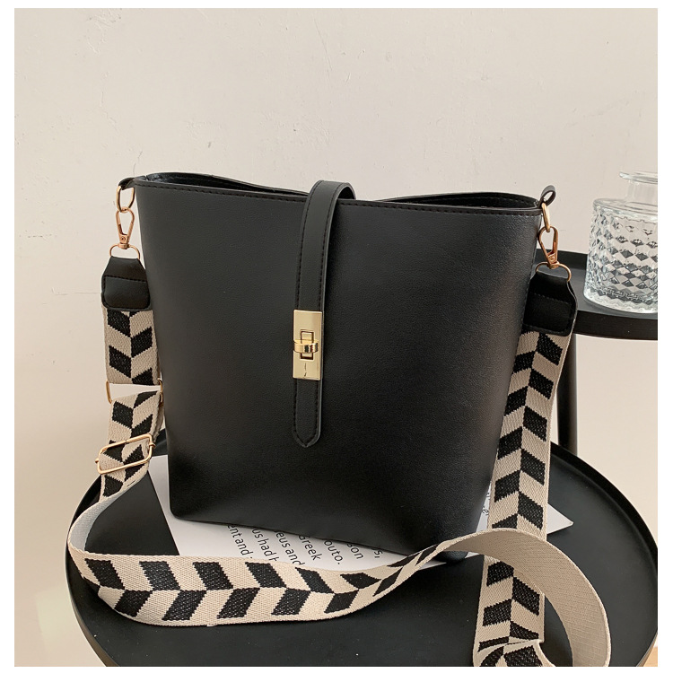Vintage Bag Broadband Crossbody Bag Shoulder Western Style Bucket Bag Vintage Bag Broadband Crossbody Bag Shoulder Western Style Bucket Bag