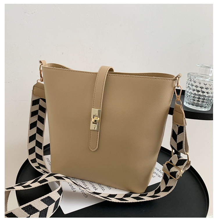 Vintage Bag Broadband Crossbody Bag Shoulder Western Style Bucket Bag Vintage Bag Broadband Crossbody Bag Shoulder Western Style Bucket Bag