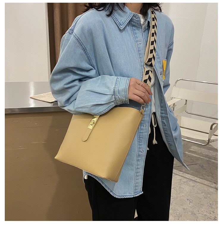 Vintage Bag Broadband Crossbody Bag Shoulder Western Style Bucket Bag Vintage Bag Broadband Crossbody Bag Shoulder Western Style Bucket Bag