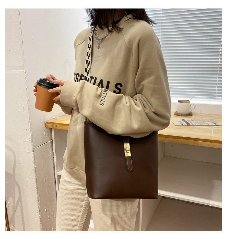 Vintage Bag Broadband Crossbody Bag Shoulder Western Style Bucket Bag Vintage Bag Broadband Crossbody Bag Shoulder Western Style Bucket Bag