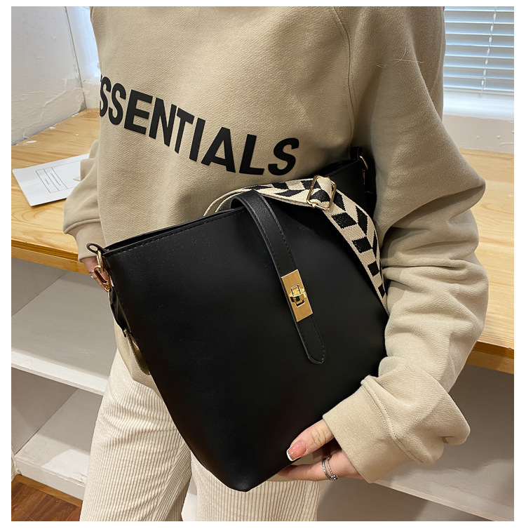 Vintage Bag Broadband Crossbody Bag Shoulder Western Style Bucket Bag Vintage Bag Broadband Crossbody Bag Shoulder Western Style Bucket Bag