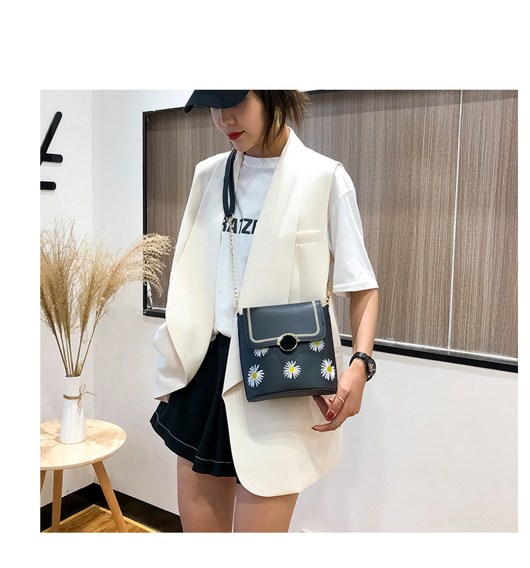 Factory Exclusive Supply New Korean Style Fashion Bucket Bag Internet Celebrity Women's Bag Fresh Sweet Shoulder Messenger Bag Wholesale Custom