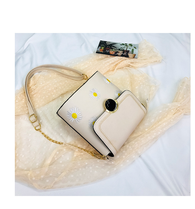 Factory Exclusive Supply New Korean Style Fashion Bucket Bag Internet Celebrity Women's Bag Fresh Sweet Shoulder Messenger Bag Wholesale Custom