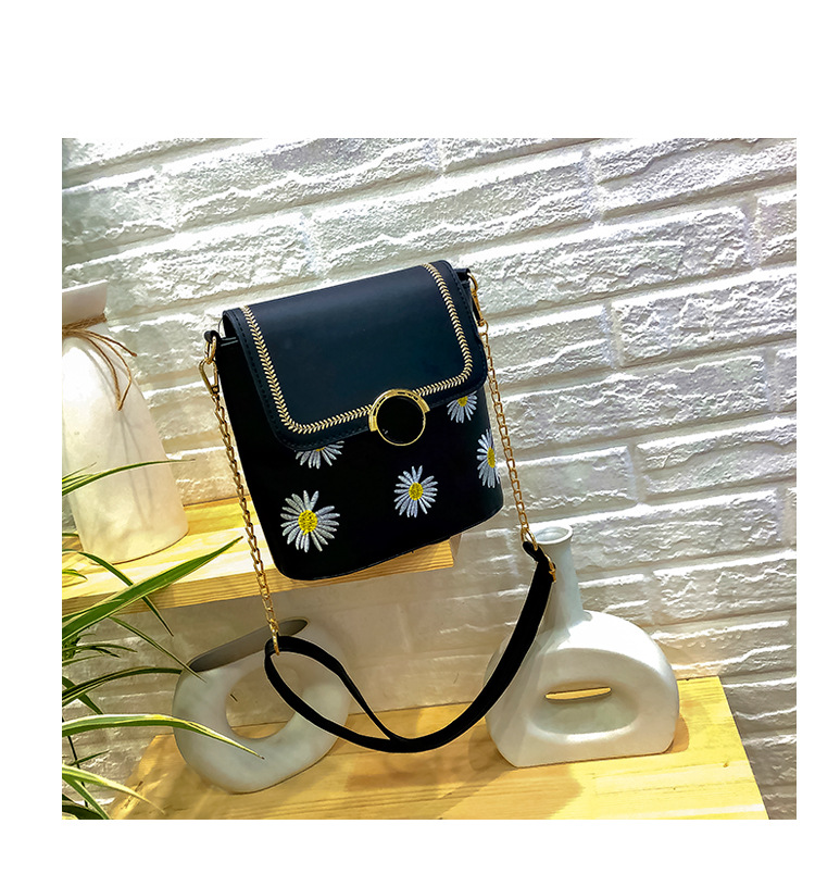 Factory Exclusive Supply New Korean Style Fashion Bucket Bag Internet Celebrity Women's Bag Fresh Sweet Shoulder Messenger Bag Wholesale Custom