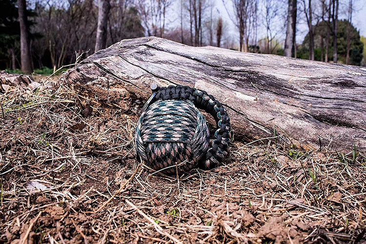 Outdoor Survival Kit Combat Bag Multi-Functional Parachute Cord Woven Fishing Bag Emergency Camping Earthquake Emergency Survival Kit Outdoor Survival Kit Combat Bag Multi-Functional Parachute Cord Woven Fishing Bag Emergency Camping Earthquake Emergency Survival Kit