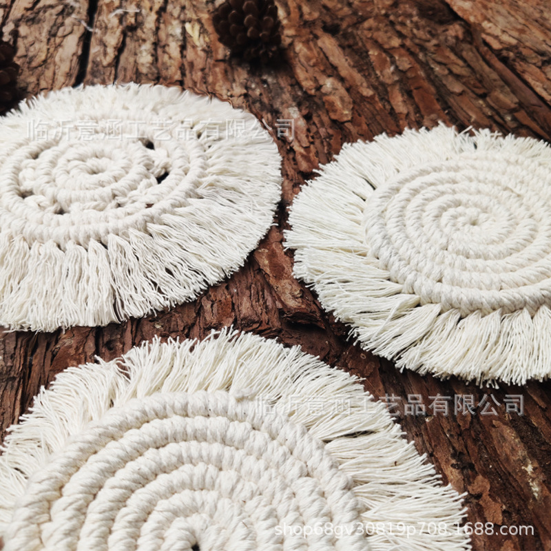 Hand-woven coasters Round tassel coasters table MATS Western food MATS heat insulation MATS creative cotton cord MATS